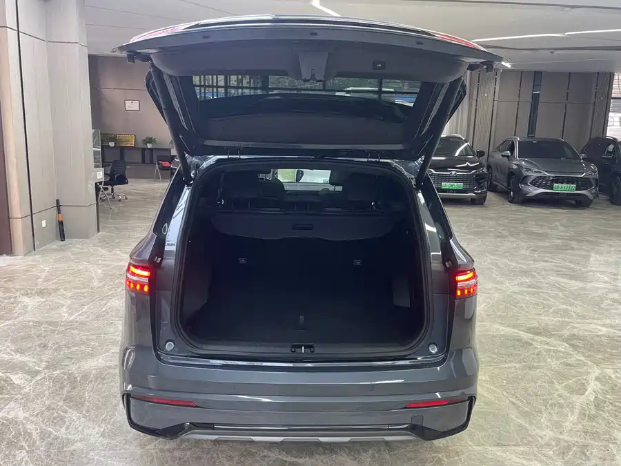 Geely Xingyue L 2022 г. 8