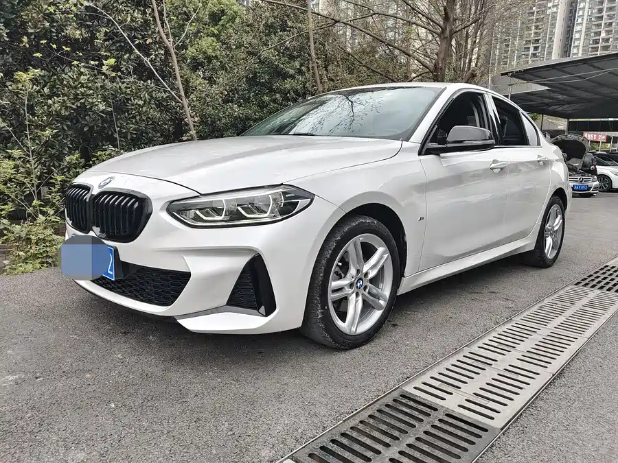 BMW Series 1 2022 г.