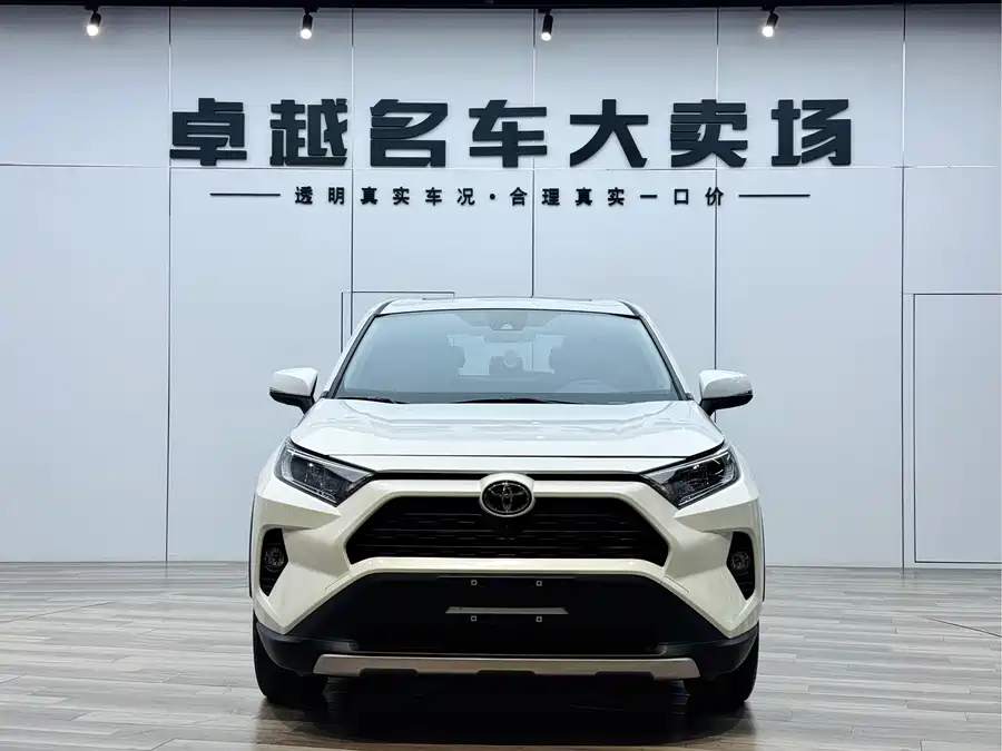 Toyota RAV4 2022 г. 2