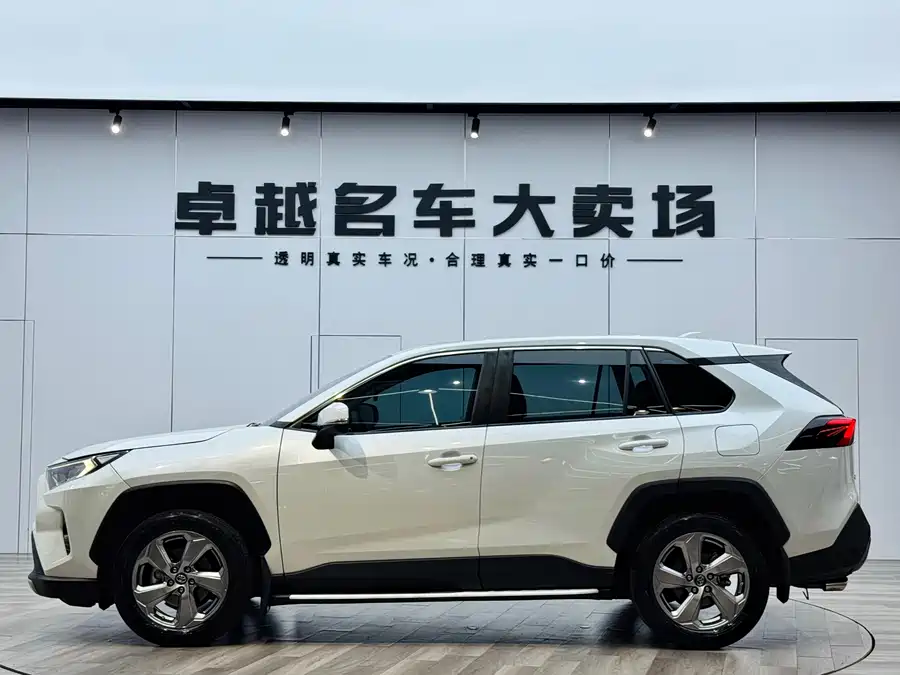 Toyota RAV4 2022 г. 4